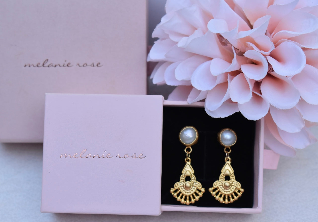 'Eve' - Gold drop earring