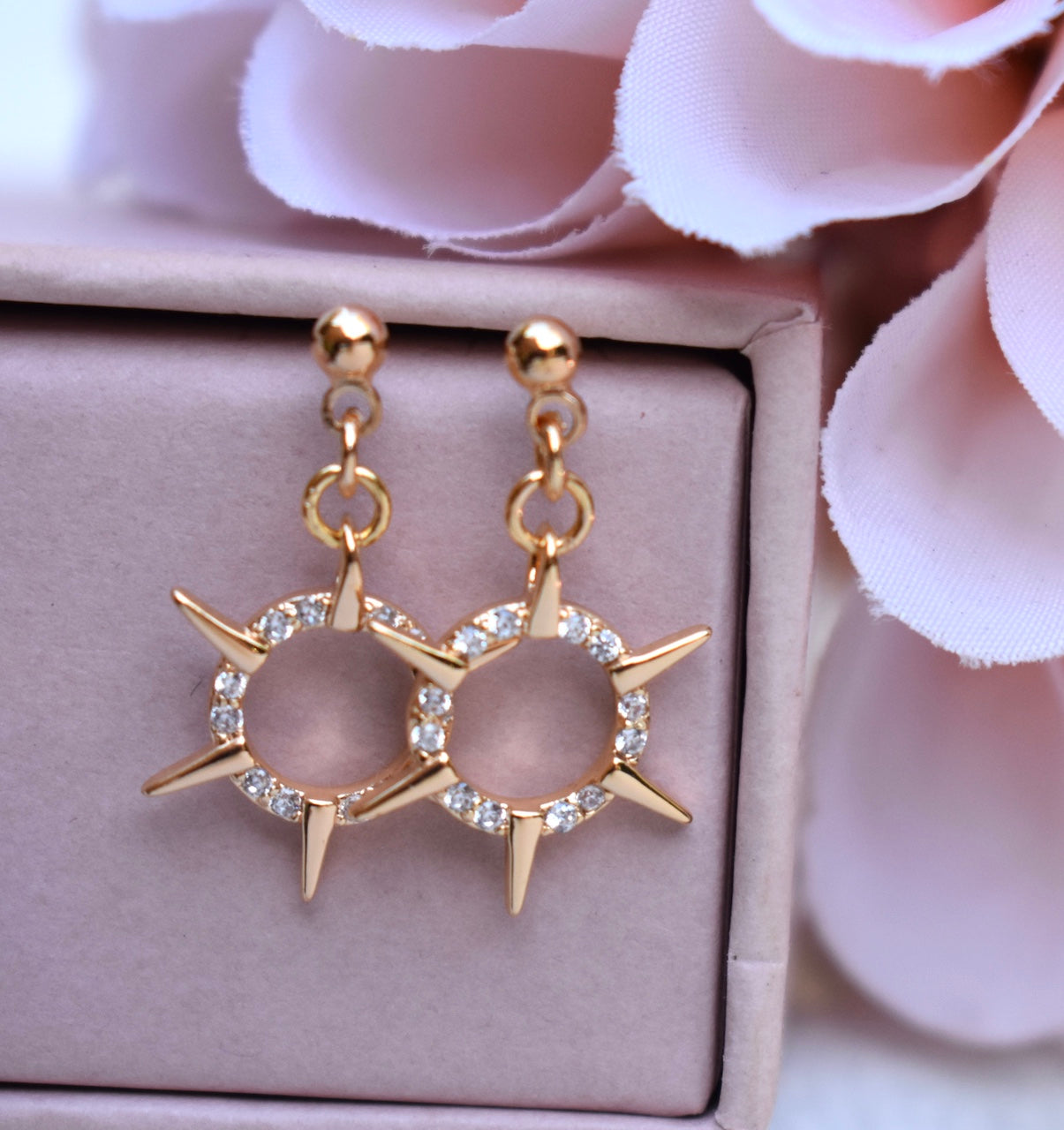 'Veda' - Gold spike earring