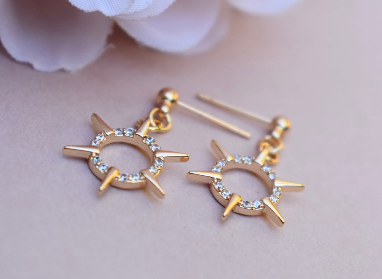 'Veda' - Gold spike earring