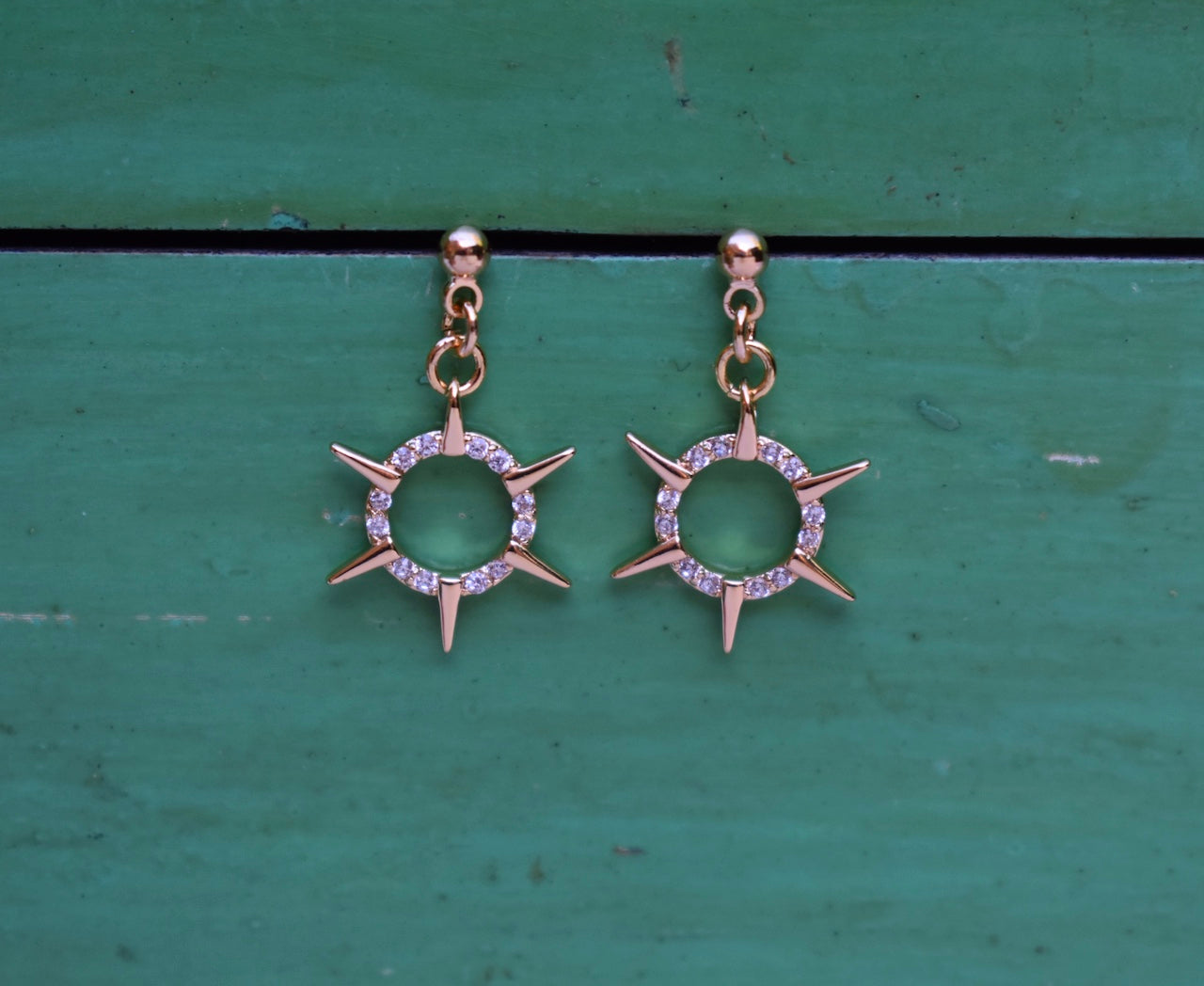 'Veda' - Gold spike earring
