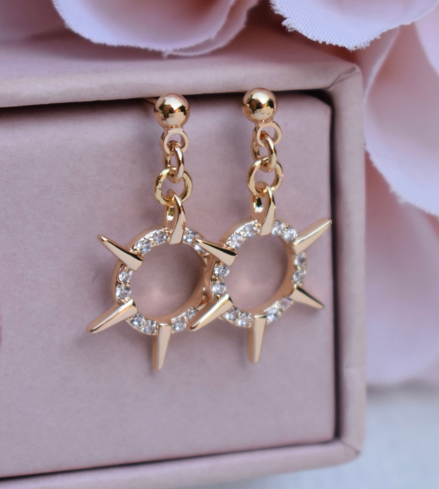'Veda' - Gold spike earring