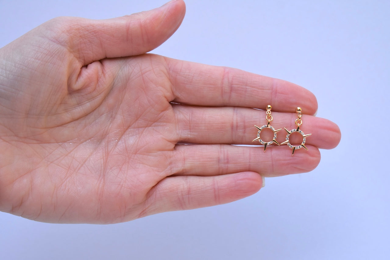 'Veda' - Gold spike earring