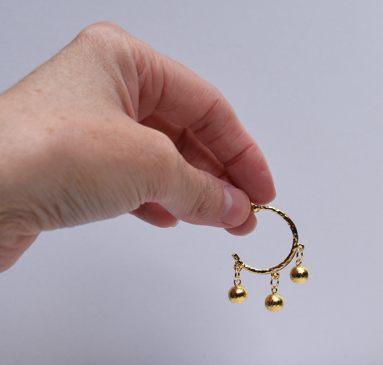 'Paloma' - Gold hoop earrings